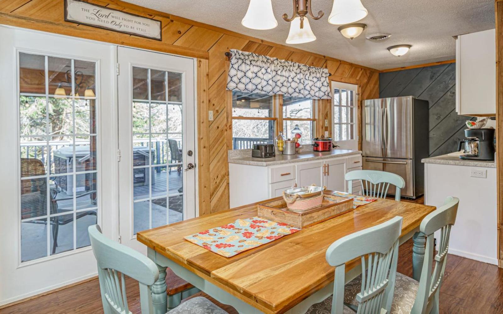 Wooded Bliss Hot Tub Single Level Cabin With No Steps Rocking Chairs And Wooded Views ピジョンフォージ エクステリア 写真