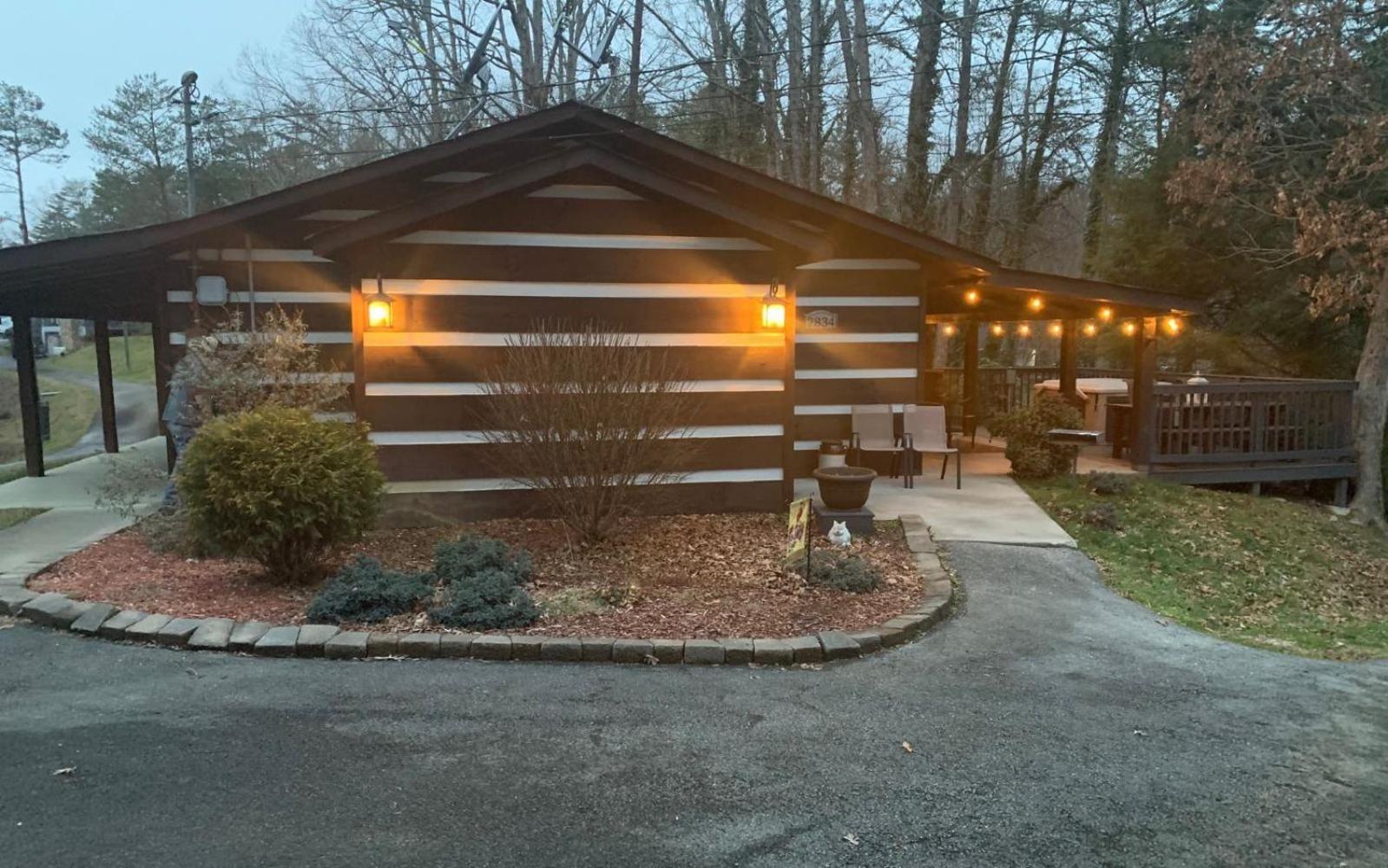 Wooded Bliss Hot Tub Single Level Cabin With No Steps Rocking Chairs And Wooded Views ピジョンフォージ エクステリア 写真